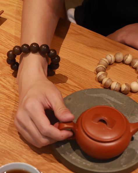 What is mala beads Sandalwood Bracelet, Blue Crystal Bracelet, Peace And Happiness, Buddha Bracelets, Buddhist Prayer, Citrine Bracelet, Amazonite Bracelet, Wood Bracelet, Goddess Of Love