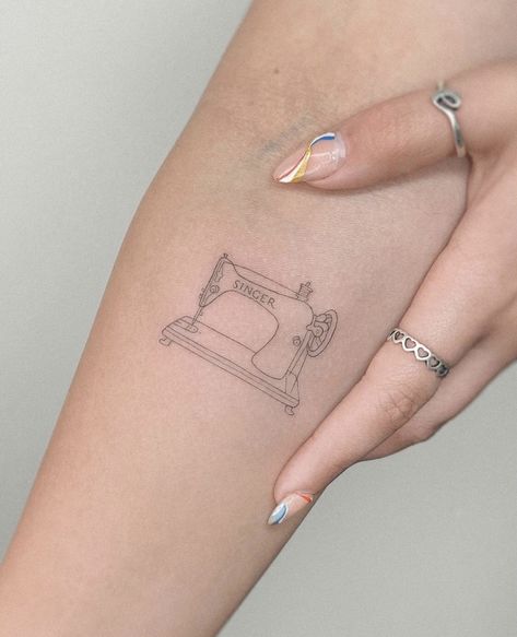 Old Sewing Machine Tattoo, Fine Line Sewing Tattoo, Sew Machine Tattoo, Sew Tattoo Ideas, Sewing Tattoos Ideas, Sewing Related Tattoos, Simple Sewing Tattoo, Sewing Needle Tattoo Design, Sewing Machine Tattoo Design