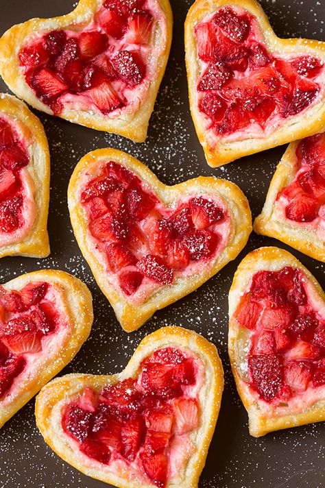 Heart-Shaped Strawberry Cream Cheese Breakfast Pastries Strawberry Cream Cheese Breakfast, Strawberry Toast, Cream Cheese Breakfast, Valentines Breakfast, Tasty Pastry, Pastry Cook, Cheese Breakfast, Valentine Desserts, Airbrush App