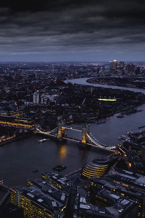 London City Night, Aesthetic London, Night Skyline, London Dreams, London Night, London Aesthetic, Exotic Places, Things To Do In London, England And Scotland