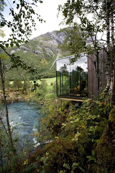 Nordic Cabin, Landscape Hotel, Modern Glass House, Luxury Tree Houses, Hotel Landscape, House Architecture Styles, Little Cabin In The Woods, Hotel Exterior, House In Nature