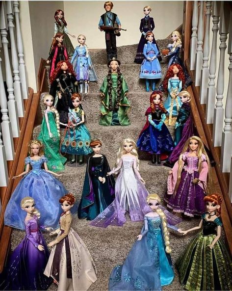 Disney Frozen Dolls, Disney Princess Doll, Disney Mignon, Disney Barbie Dolls, Frozen Dolls, Barbie Disney, Frozen Elsa Dress, Disney Princess Babies, Barbie Doll Set