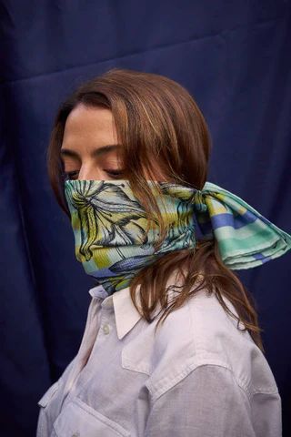 How to Tie a Bandana Face Mask – Shaku Tie A Bandana, How To Tie Bandana, Italian Silk Scarf, Bandana Face Mask, Scarf Face Mask, Scarf Mask, Luxury Silk Scarves, Fur Coat Fashion, Silk Scarf Style