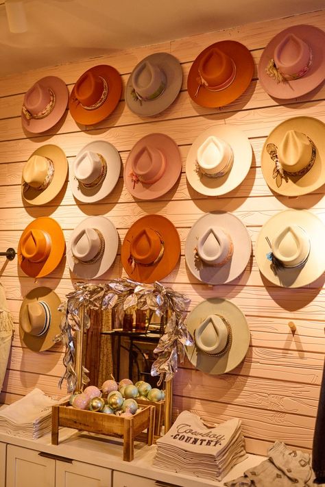 Shop Wide Brim just inside Hotel Drover. Boutique Store Displays, Gift Shop Displays, Cowboy Shop, Wild West Theme, Fort Worth Stockyards, Ranch House Decor, Hat Wall, Diy Boho Decor, Barn Interior