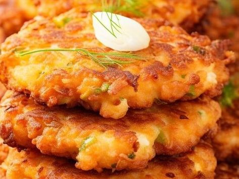 Cheesy Chicken Fritters: Crispy, Juicy, and Packed with Flavor - NewsBreak Cheesy Chicken Fritters, Chicken Fritters Recipe, Chicken Fritters, Indian Pudding, Chicken Croquettes, Pumpkin Recipes Easy, Fritters Recipe, Chicken Recipies, Beef And Noodles