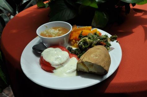 A typical meal for a patient on the Gerson Therapy (FAQs - The Gerson Diet) Gerson Diet, Gerson Therapy, Anti Diet, Healthy Bacteria, Salt Free, Gerson, Alternative Medicine, Raw Food Recipes, Natural Health