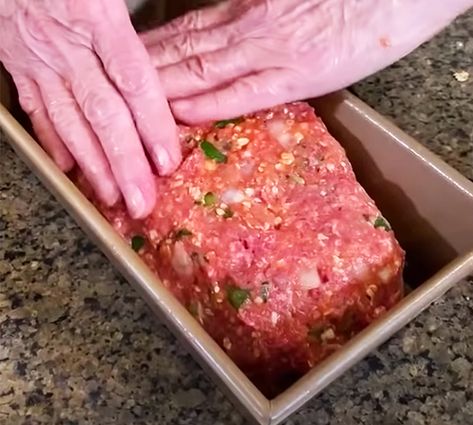 Love and Best Dishes - Basic Meatloaf Recipe - Southern Meatloaf Paula Deen's Meatloaf, Meatloaf Recipes Paula Deen, Paula Dean Meatloaf, Southern Living Meatloaf Recipe, Paula Deans Meatloaf Recipes, Meat Loaf Recipe Best, Soft Meatloaf Recipe, Meat Loaves Meatloaf Recipes, Rotel Meatloaf Recipe