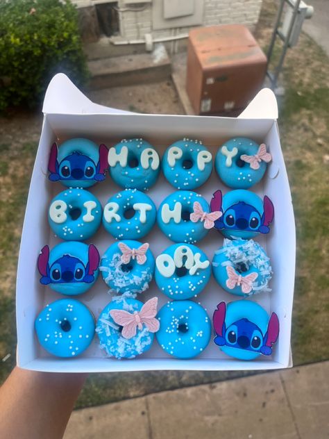 Lilo And Stitch Cake, Donut Decorating Ideas, Lilo And Stitch Characters, ليلو وستيتش, Stitch Cake, Lilo And Stitch Merchandise, Lilo And Stitch Quotes, Stitch Toy, Lilo And Stitch Drawings