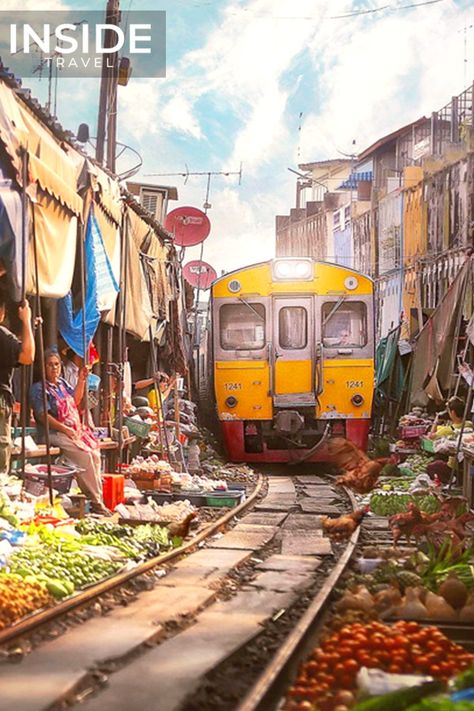 At first glance of many travellers, many markets in Thailand look the same. But one that definitely stands out is the Maeklong Railway Market. What makes the market special is that it occupies part of a train line. A train runs directly through the market a few times a day. Before the train comes, vendors lower their umbrellas and move some of their produce away from the train tracks. Don't miss a chance to visit this special market by taking one of the best Thailand Tours: Thailand Train Market, Choeng Mon Beach, Bangkok Photos, Film Harry Potter, Bali Lombok, Ao Nang, Bangkok Travel, Train Journey, Krabi