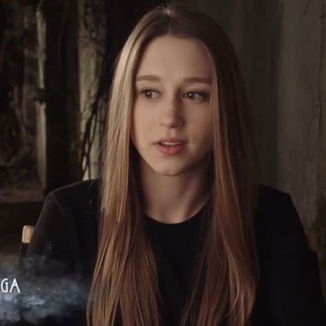 Taissa Farmiga Outfits, Tassia Farmiga, Violet Ahs, Zoe Benson, Elizabeth Parker, Violet Harmon, Ahs Cast, Anna Victoria, Tate And Violet