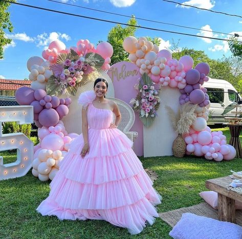 Debut Theme Ideas, Pink Sweet 16 Dress, Pink Quinceanera Dresses, Birthday Ballon, Debut Theme, Sweet 15 Party Ideas Quinceanera, Sweet 15 Party Ideas, Sweet 16 Party Decorations, Pink Quinceanera