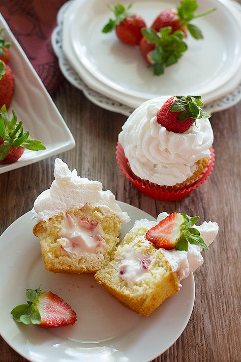 Strawberry Cheesecake Cupcakes are a match made in heaven! Enjoy them the most by adding some strawberries! They are fluffy, fresh and irresistibly delicious! Stuffed Cupcakes, Strawberry Cheesecake Cupcakes, Strawberry Swirl Cheesecake, Cupcakes Strawberry, Fruity Recipes, Cheesecake Cupcakes, Coconut Cream Pie, Strawberry Cupcakes, Köstliche Desserts