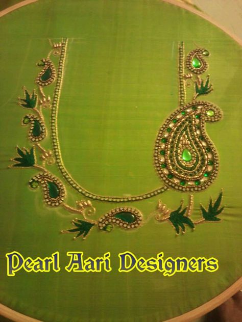 design Maggam Work Designs, Best Blouse Designs, Aari Designs, Emb Designs, Creative Clothes, Jewelry Design Drawing, Ladies Blouse Designs, Maggam Work Blouse Designs, Embroidery Works