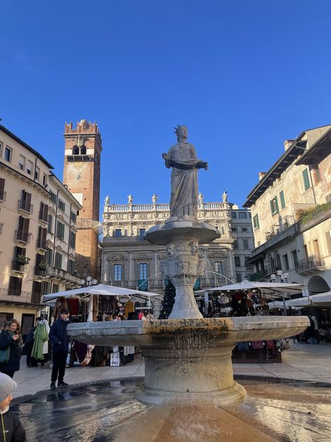 Italy Verona Aesthetic, Verona Italy Aesthetic, Italian Fountain, Fountain Statue, Italy Verona, Italy Tourism, Verona Italy, Living In Europe, Italy Aesthetic