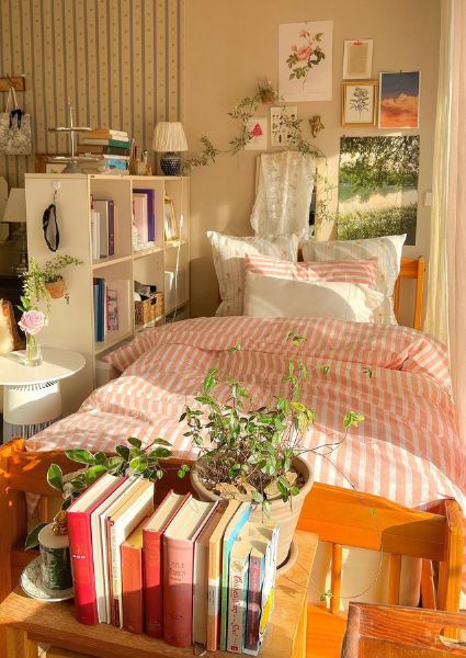 Cottagecore Bedrooms, Bedroom Fairycore, Bedroom Japandi, Cottagecore Bedroom Ideas, Bedroom Moody, Fairycore Decor, Bedroom Inspiration Cozy, Fairycore Room, Cottagecore Bedroom