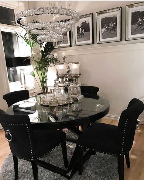 Round Dining Table Centerpieces, Glam Rooms, Beautiful Dining Room Decor, Dining Room Glam, Black And White Dining Room, Glam Dining Room, Lamp Flower, Flower Kitchen, Dining Room Centerpiece