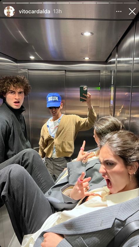 Elevator Pics, Friends Photoshoot, Friend Aesthetic, Cute Moments, Friend Bff, Photographie Inspo, Cute Friend Pictures, Teen Life, Friendship Goals