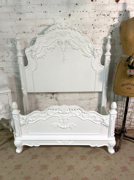 Painted Cottage Shabby Chic One of a Kind Twin Bed | eBay Shabby Chic Bed Frame, Camilla Frances, Hannah Ideas, Antique French Bed, Chic Bedrooms, Elegant House, Pretty Furniture, Painted Beds, Romantic Bed