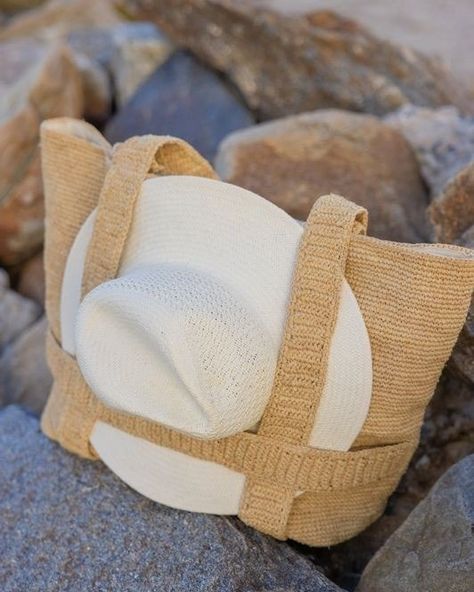 #bagquiz Yes or No? #beachvibes 🏝🏖 #styleschool #styleschoolinternational #style #stylecoaching #styleideasdaily #styleinspire #stylecoach #bagsofinsta #bags #bagoftheday #bagsofinstagram Sac Diy, Diy Sac, Straw Bags, Easy Travel, Fabric Bags, Sewing Bag, Diy Bag, Handmade Bags, العناية بالشعر