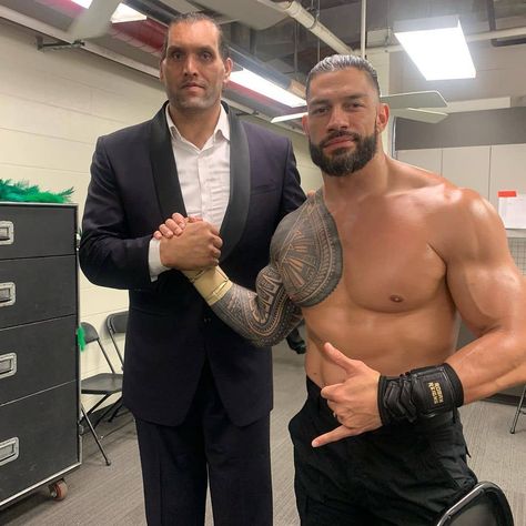 The Great Khali, Dean Ambrose Seth Rollins, Wwe Backstage, Roman Reigns Shirtless, Mohammed Ali, Wwe Smackdown, Shawn Michaels, Wwe Roman Reigns, Intelligent Women