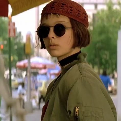 Natalie Portman Mathilda, Leon The Professional Mathilda, Natalie Portman Leon, The Professional Movie, Leon The Professional, Estilo Hippy, Movie Fashion, Girl Inspiration, Natalie Portman