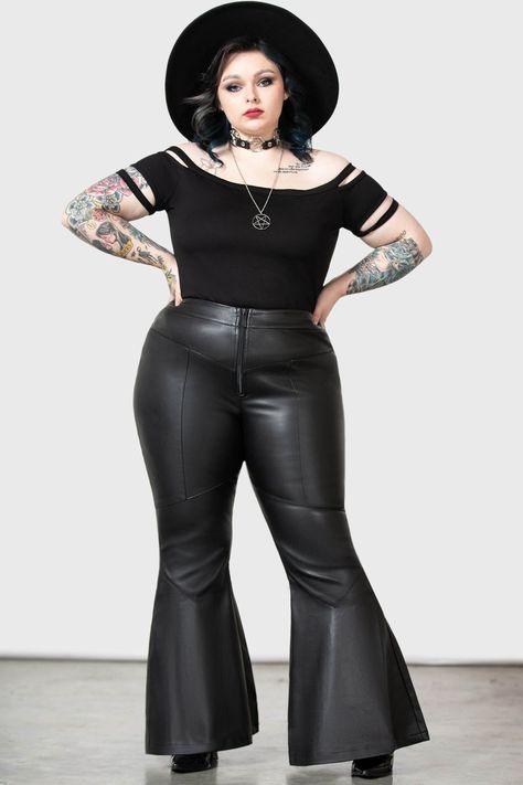 Goth Cottagecore Fashion Plus Size, Gothic Fits, Plus Size Goth Clothes, Flare Pants Outfits, Puppy Girl, Dark Skin Models, Plus Size Goth, Goth Outfit Ideas, Fierce Fashion