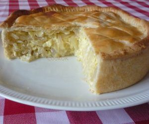 Cheese and onion pie Camembert Recipes, Cheese And Onion Pie, Slab Pies, Pie Images, Egg Pie, Onion Pie, Cheese Pie, Pie Shell, Shortcrust Pastry