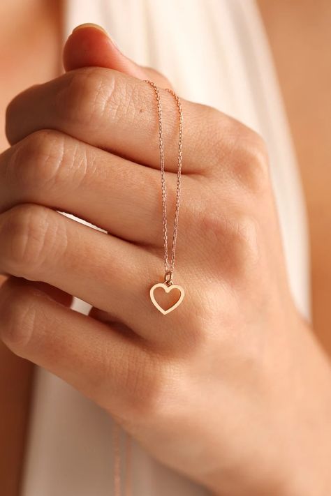 14k Gold Necklace Minimalist Heart Necklace Real Gold Jewelry Dainty Gold Jewelry Handmade Necklaces Everyday Necklace Gift for Mom - Etsy Minimalist Necklace Silver Unique, Gold Simple Necklace, Everyday Gold Necklace, Everyday Necklace Simple, Gold Jewelry Women, Simple Necklace Designs, Simple Gold Necklace, Jewelry Necklace Simple, Real Gold Necklace