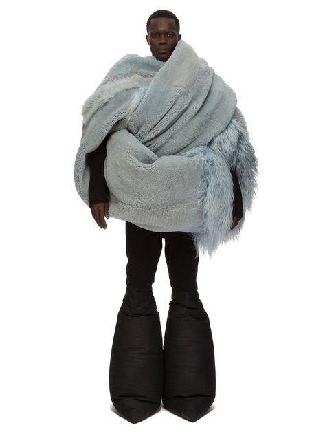 RICK OWENS - JACKETS - Rick Owens Champion Shoes, Rick Owens Jacket, Rick Owens Men, Guy Gifs, Rick Owens Drkshdw, Photo Diary, Mallard, Hair Length, Real Fur