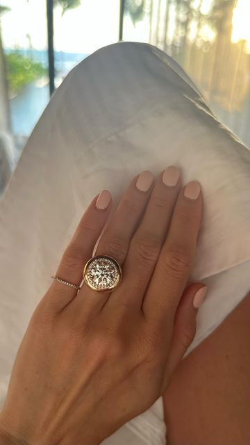 Stephanie Gottlieb on Instagram: "THE ring 💍" Stephanie Gottlieb, January 29, Rings Cool, The Ring, Cool Girl, Fashion Inspo, Engagement Rings, Ring, On Instagram