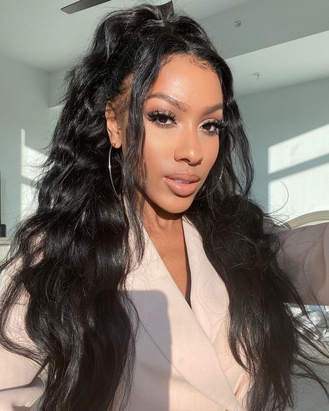 JAYLA KORIYAN 💕 on Instagram: “Been that chick and I’m still that chick 💅🏽✨” Up Ponytail Hairstyles, Half Up Ponytail Hairstyles, Hairstyle For Daily, Jayla Koriyan, Best Daily Routine, Half Up Ponytail, Best Ponytail, Ponytail With Bangs, Ponytail Weave