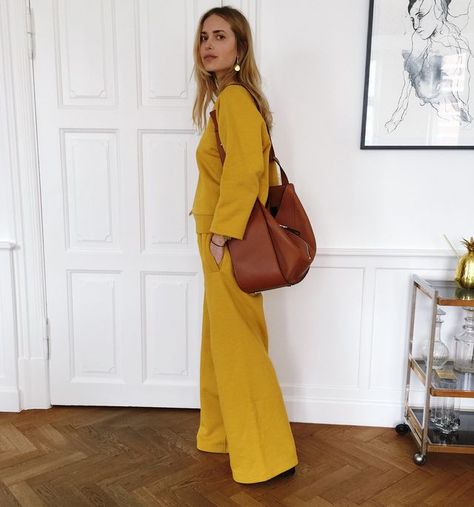 Pernille Style Palette, Bright Outfit, 2018 Style, Perfect Summer Outfit, Beige Outfit, Style Crush, Looks Chic, Vintage Clothes, Mellow Yellow