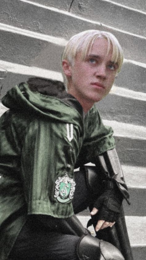 Draco Malfoy Funny, Drako Malfoy, Draco Malfoy Hot, Draco Malfoy Imagines, Draco Malfoy Fanart, Tapeta Harry Potter, Harry Draco, Draco Malfoy Aesthetic, Buku Harry Potter