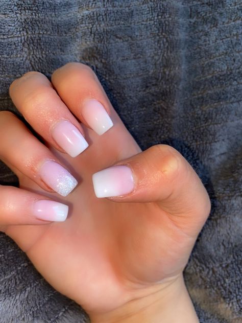 Short Acrylic Pink And White Nails, Short Ombré Acrylic Nails, Nails Pink To White Ombre, Pink To White Nails, Short Acrylic Nails Pink, Acrylic Nails Pink, Ombre Acrylic, Nail Acrylic, Graduation Nails