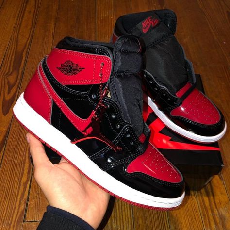 Patent Bred 1s Outfit Men, Patent Bred 1s Outfit, Tenis Jordan 1, Patent Bred 1s, Tenis Jordan, Zapatillas Nike Jordan, Jordan 1 Red, Red And Black Shoes, Nike Noir