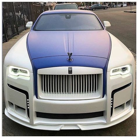 “YAY OR NAY!? DOUBLE TAP 😈 #rollsroyceig #rollsroyce #rollsroycephantom #rollsroycedawn #rollsroycedawn #carsforsale #wraith… Royal Royce, Most Beautiful Cars, Rolls Royce Motor Cars, Luxury Cars Rolls Royce, Rolls Royce Wraith, Video Motivation, Top Luxury Cars, Mc Laren, Rolls Royce Phantom