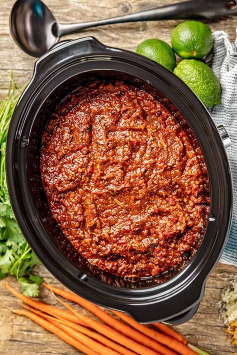 Slow Cooker No Bean Chili, Texas Chili Recipe Crockpot No Beans, Texas Soup, Slow Cooker Texas Chili, Chile Beans, Mild Chili Recipe, Chili Recipe Slow Cooker, No Meat Chili Recipe, Slow Cooker Chilli