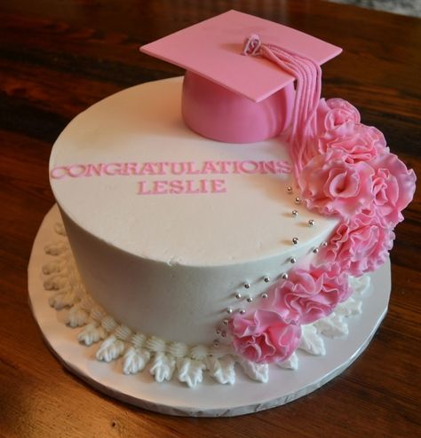 "Made for a homeschool graduation party." WOW SOMEONE MADE MA A CAKE! :D Graduation Cakes For Girls High School, Colorful Graduation Party, Graduation Cake Ideas, Homeschool Graduation, Grad Party Theme, Graduation Cake Designs, Cake Paris, Graduation Party Cake, Graduation Cake Toppers