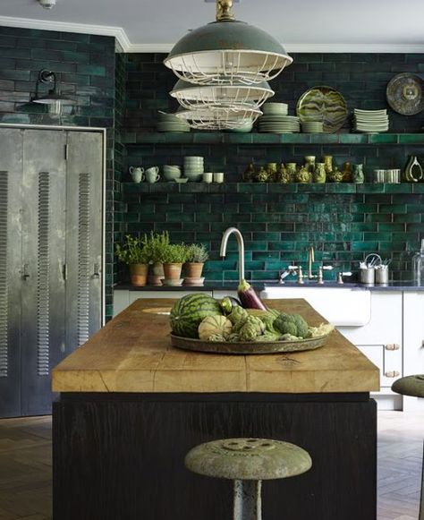 Eye For Design: How To Create A Trendy Dark Green Kitchen Dark Green Tile, Green Tile Backsplash, Dark Green Kitchen, Green Tiles, Interior Dapur, Industrial Kitchen Design, Green Kitchen Cabinets, Industrial Kitchen, Interior Design Magazine