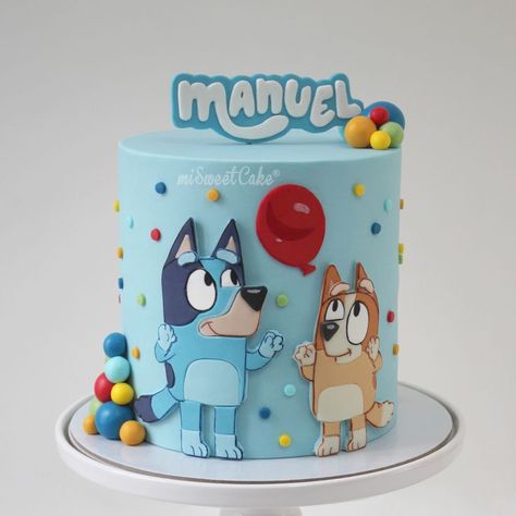 Number 1 Bluey Cake, Bandit Cake Bluey, Bluey Themed Cakesicles, Bluey Cake Birthday, Bingo Cake Ideas Bluey, Bingo From Bluey Cake, Bluey 4th Birthday Cake, Bingo Bluey Birthday Cake, Bingo And Bluey Cake