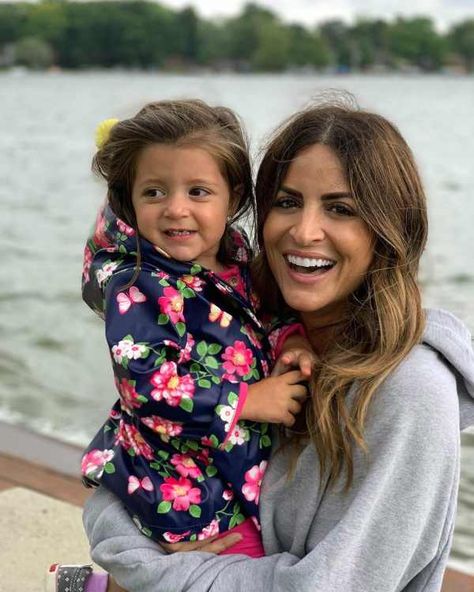 Who Is HGTV Star Alison Victoria Married To? Get To Know About Her Husband And Children! Alison Victoria Style, Allison Victoria Interior Design, Alison Victoria Design, Allison Victoria, Sarah Baeumler, Alison Victoria, Michele Lee, Nicole Curtis, Hgtv Star