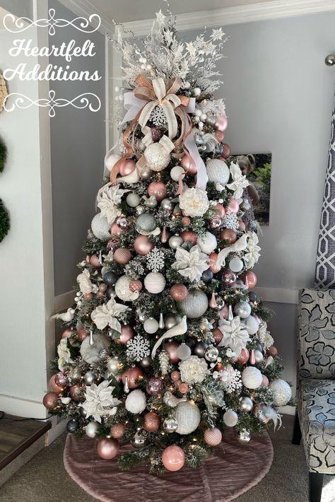 Pink And Silver Xmas Tree, Pink And Silver Ornaments Christmas Tree, Pink And Grey Christmas Decor, Pink White And Silver Christmas Tree, Christmas Tree Pink And Silver, Pink Black Christmas Tree, Christmas Tree Pink And White, Sugar Plum Christmas Tree, Brad Impodobit