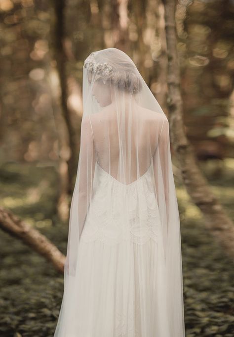 Wedding Dress And Veil, White Wedding Dress, Wedding Veils, Bridal Inspiration, Wedding Veil, Wedding Planners, Bridal Veil, Here Comes The Bride, Bridal Portraits