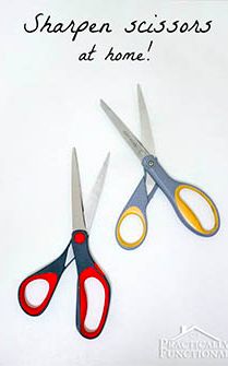 Quilting Hacks, Scissors Case, Scissor Fobs, Household Help, How To Sharpen Scissors, Neat Tricks, Money Savers, Sharpening Tools, Diy Casa