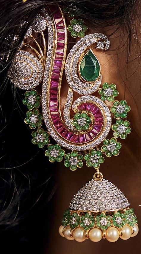 Polki Jhumkas, Bridal Necklace Designs, Fancy Jewelry Necklace, Bridal Jewelry Vintage, Designer Diamond Jewellery, Bridal Jewellery Design, Jewelry Set Design, Gold Bridal Jewellery Sets, Antique Bridal Jewelry