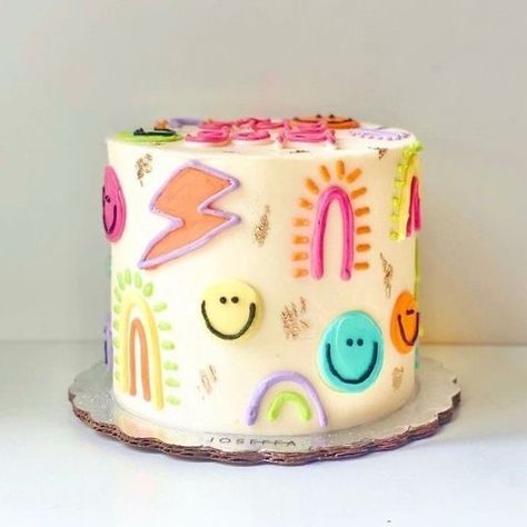 Preppy birthday party inspo pink Good Vibes Cake Ideas, Fun Cakes Aesthetic, Smiley Face Lightning Bolt Cake, It’s A Vibe Birthday, Preppy Birthday Cake Aesthetic, Cake Decor Inspiration, Good Vibes Birthday Cake, Cute Smash Cakes, Vibin Thrivin And Thirteen Birthday Party