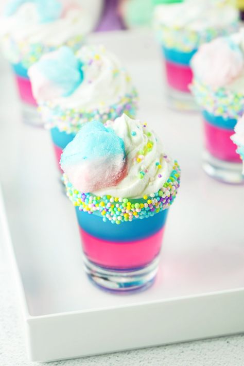 Candy Jello Shots, Cotton Candy Vodka, Easy Jello Shots, Best Jello Shots, Jello Cups, Whipped Cream Vodka, Princess Pinky Girl, Pinky Girl, Candy Cocktails