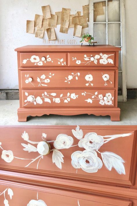 I think Abbey might just be the queen of mixing paint colors! 👑 For this pretty dresser, she combined Fresh Mustard, Devotion, Peachy Keen, and just a hint of Starstruck. Isn't the color lovely? Do you have any color recipes to share? Project by Painted Home Goods Flower Dresser Painted, Mural On Dresser, Floral Painted Dresser, Hand Painted Dressers Diy, Painted Dresser Nursery, Painting Drawers, Pretty Dresser, Paint Dresser Diy, Dresser Remodel