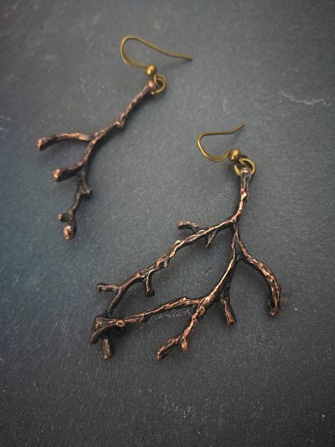 Statement twig earrings in copper / brown tone by Valkyrie´s Song Earthy Jewelry Aesthetic, Foggy Moon, Twig Earrings, Earthy Earrings, Autumn Earrings, Brown Tree, Autumn Jewelry, Copper Jewellery, Branch Earrings