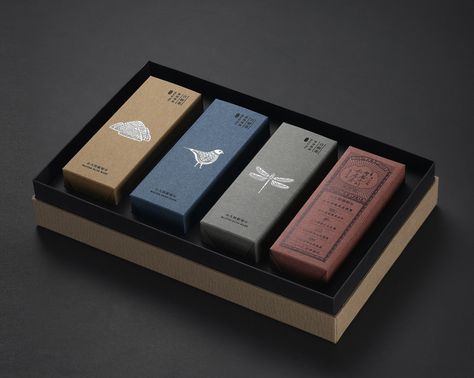 The Dieline Awards 2016 Outstanding Achievements: Old master's private tea Package Design — The Dieline - Branding & Packaging Tea Package Design, Tea Box Design, Tea Package, Chocolate Packaging Design, Tea Packaging Design, Luxury Packaging Design, Modern Packaging, Tea Design, Tea Brands